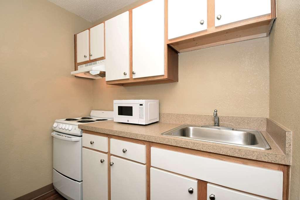 Extended Stay America Select Suites - Madison - Old Sauk Rd Стая снимка