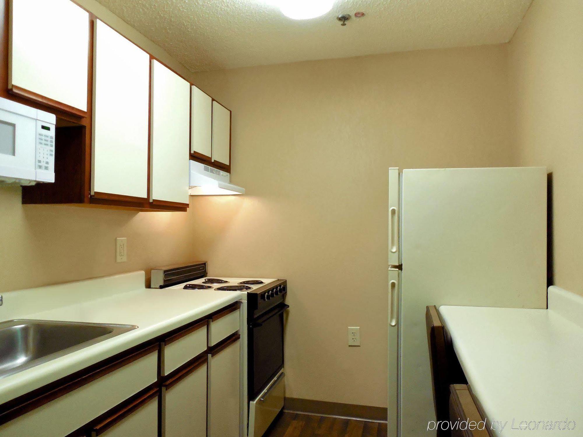 Extended Stay America Select Suites - Madison - Old Sauk Rd Екстериор снимка